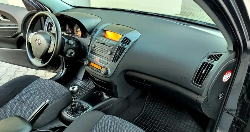 Kia Ceed cena 18900 przebieg: 103000, rok produkcji 2009 z Płock małe 326